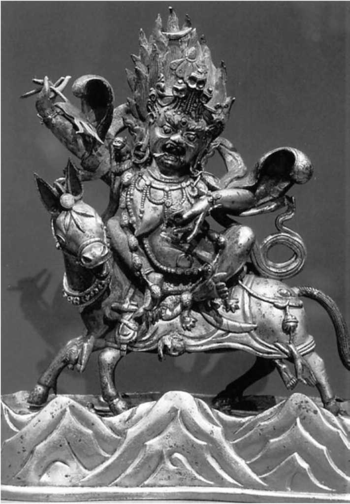 Каладеви. Бронза, эмаль (XVIII в.). Это — единственная богиня среди дхармапал,